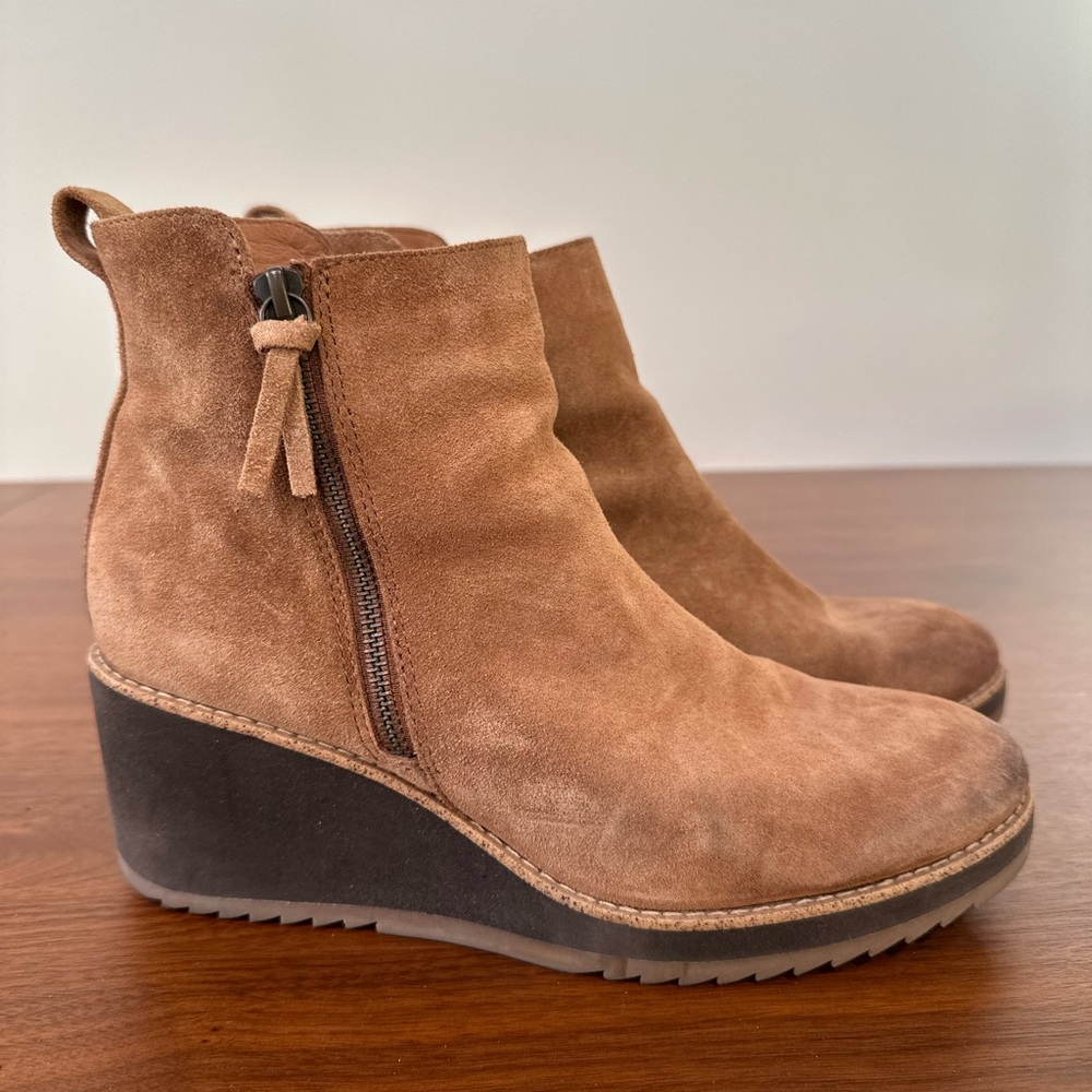 Sofft Emeline Havana Brown Suede Wedge Ankle Boots sz 10